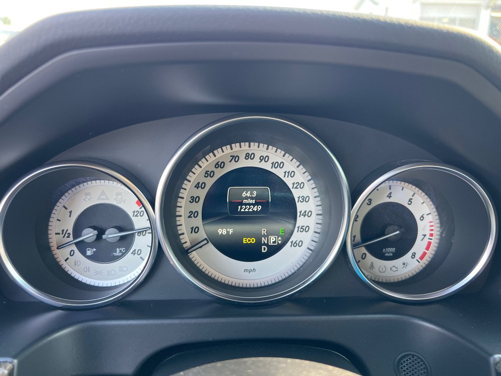 Used 2014 Mercedes-Benz E 350 Sedan image 28