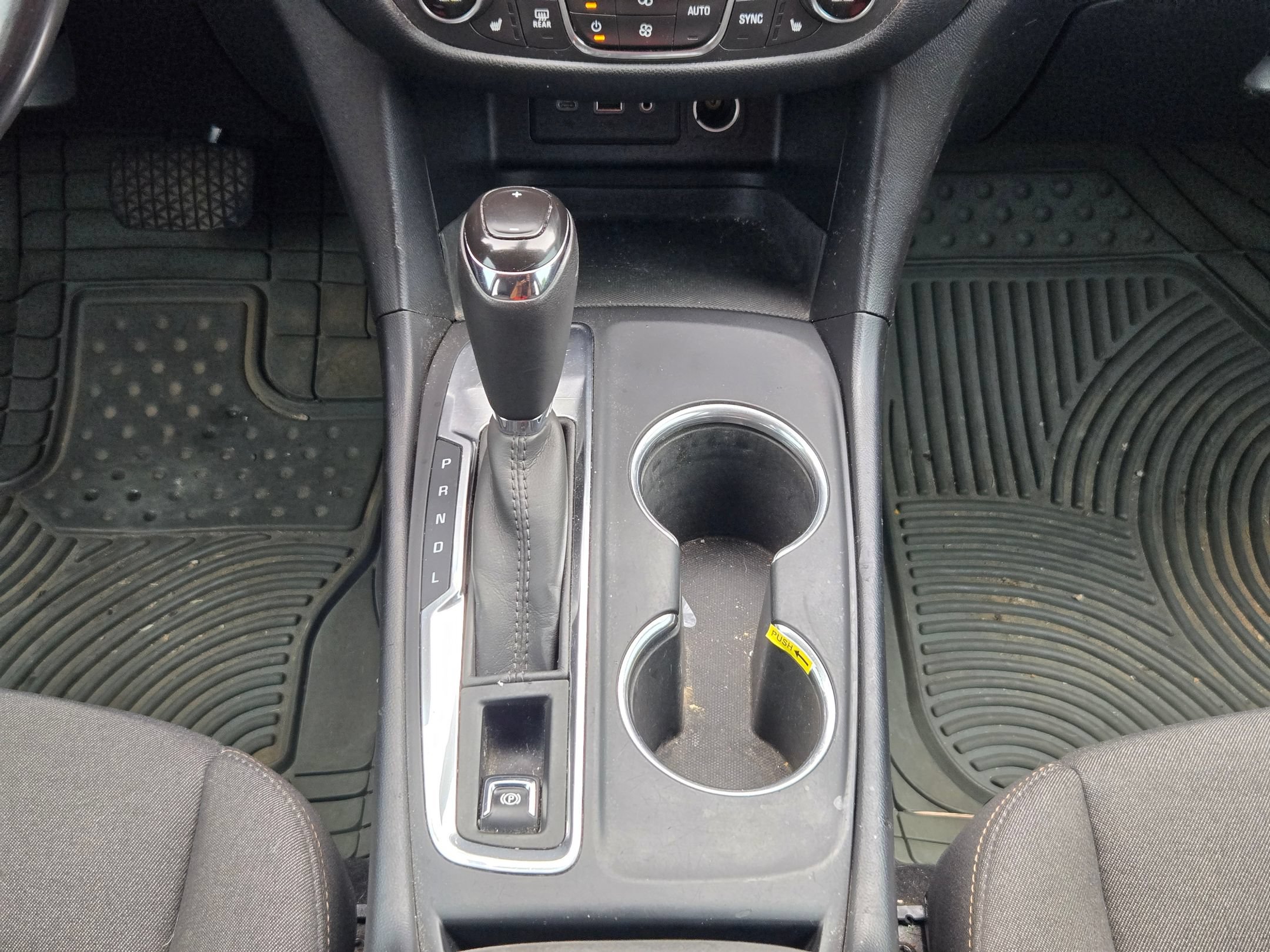 Used 2019 Chevrolet Equinox LT FWD image 16