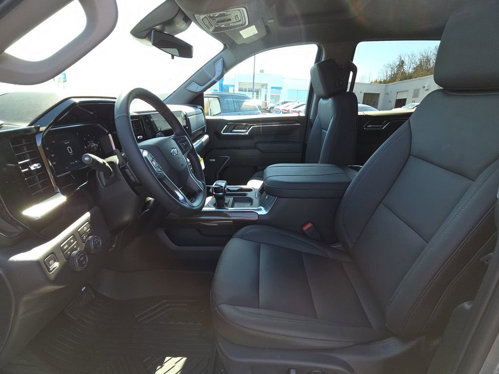 New 2026 Chevrolet Silverado 1500 LT Trail Boss w/ Convenience Package II AWD/4WD image 16