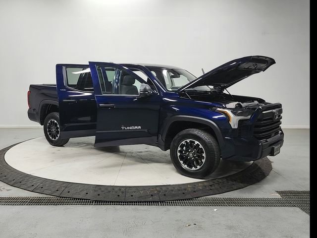 Used 2025 Toyota Tundra SR5 AWD/4WD image 9