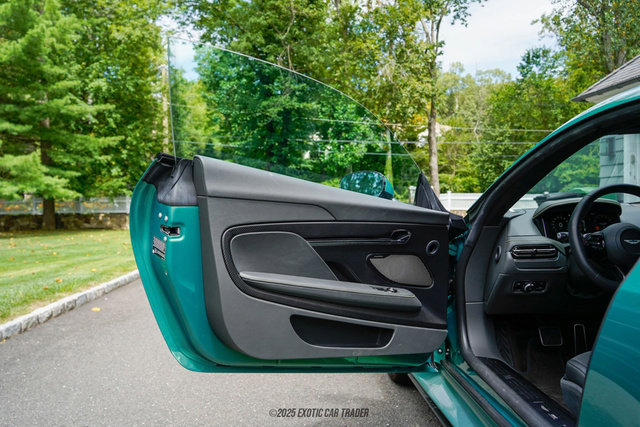 Used 2025 Aston Martin DB12 Coupe image 40