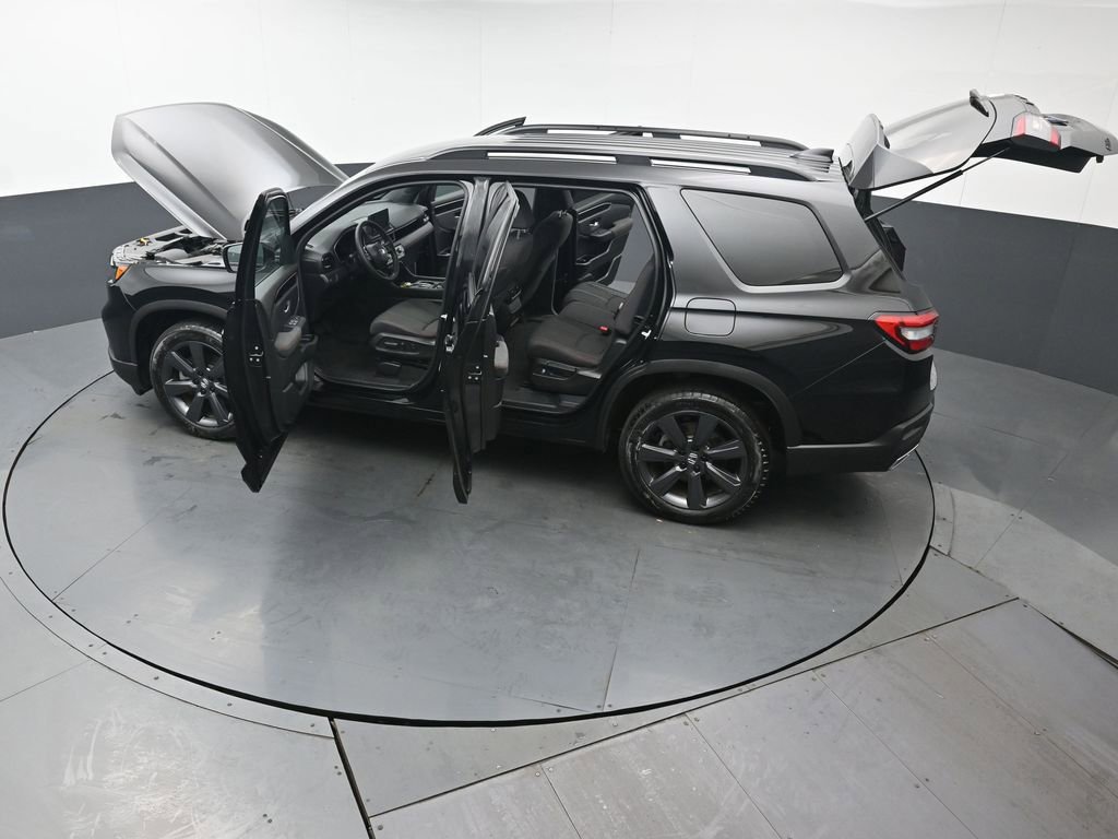 Certified 2025 Honda Pilot Sport image 48