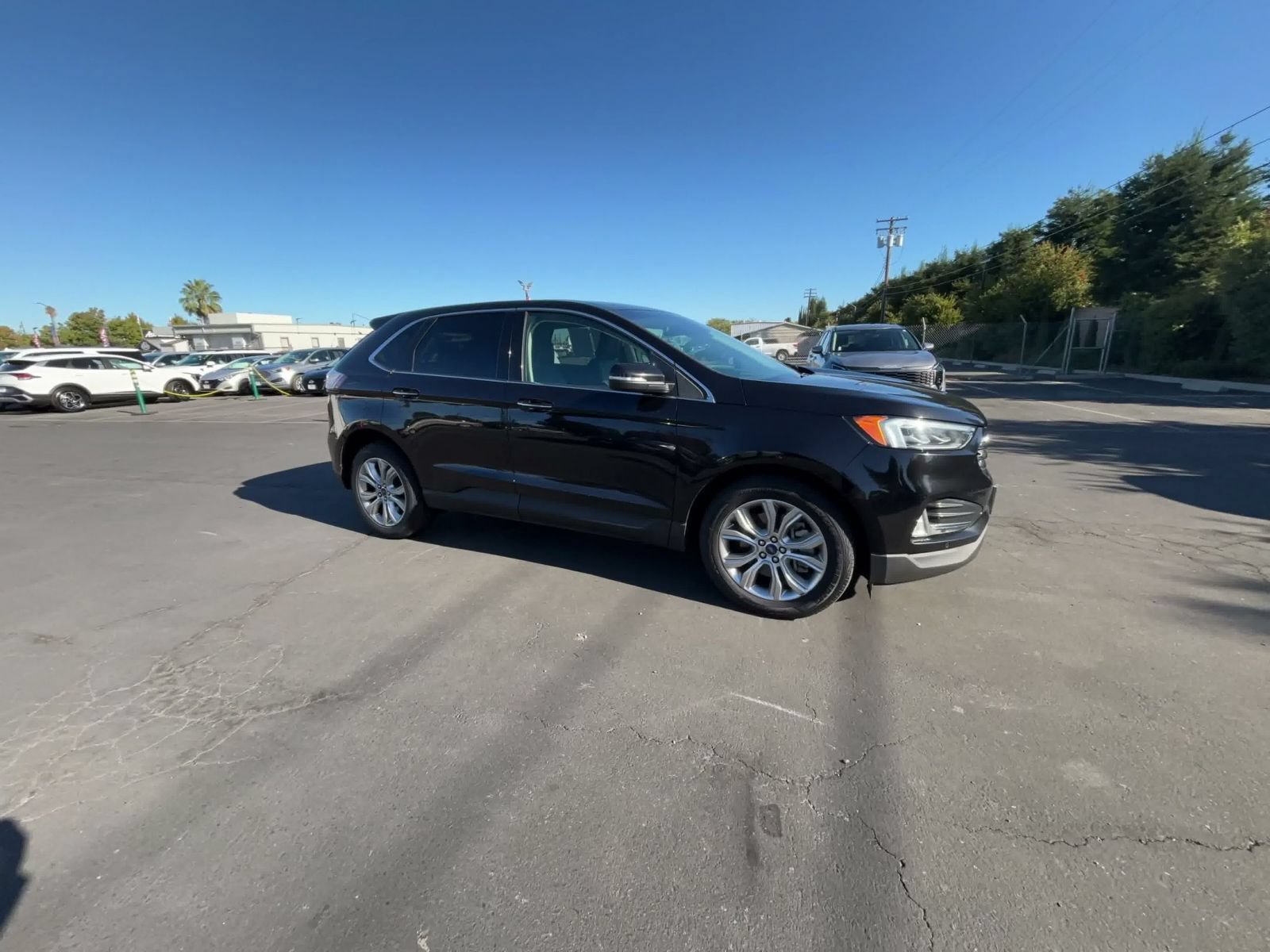 Used 2022 Ford Edge Titanium w/ Equipment Group 301A AWD/4WD image 2