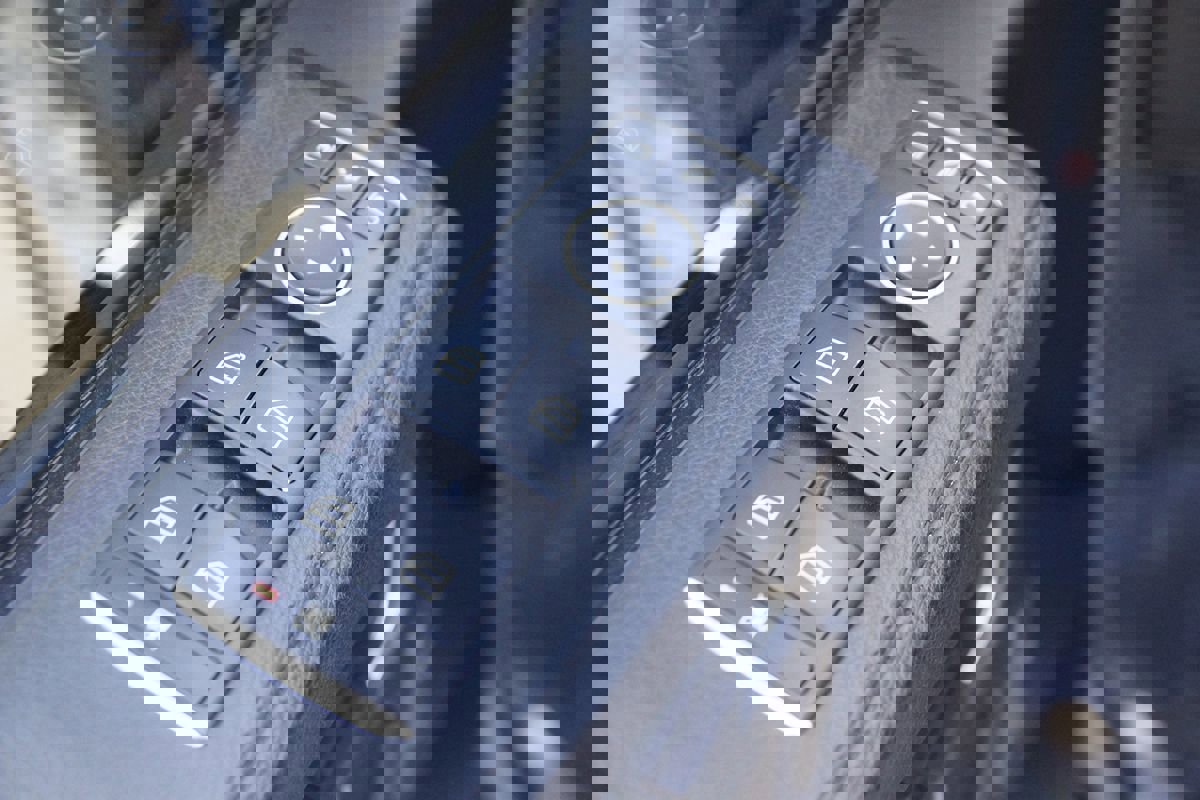 Used 2015 Mercedes-Benz G 63 AMG 4MATIC w/ PA6 Package image 40