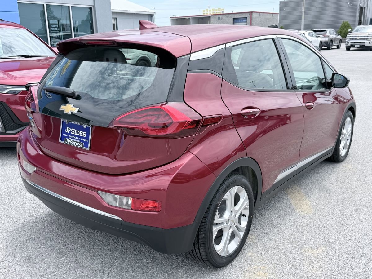 Used 2017 Chevrolet Bolt LT FWD image 5