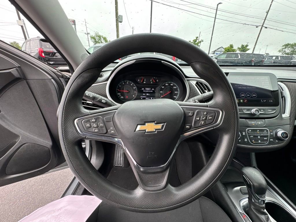 Used 2023 Chevrolet Malibu LT FWD image 14