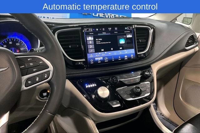 Used 2023 Chrysler Pacifica Limited image 12