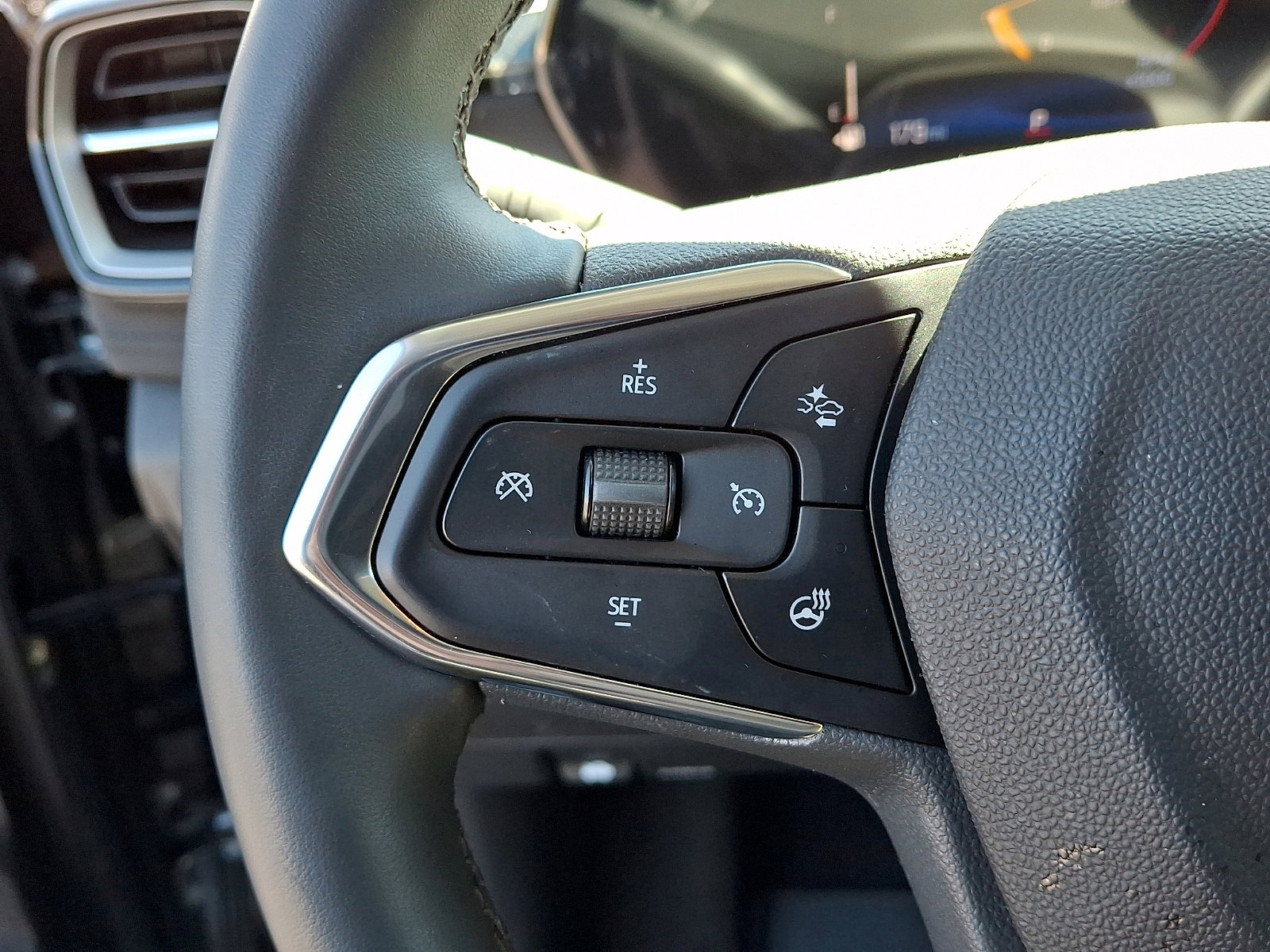 Used 2026 Chevrolet TrailBlazer LT w/ LT Cold Weather Package FWD image 21