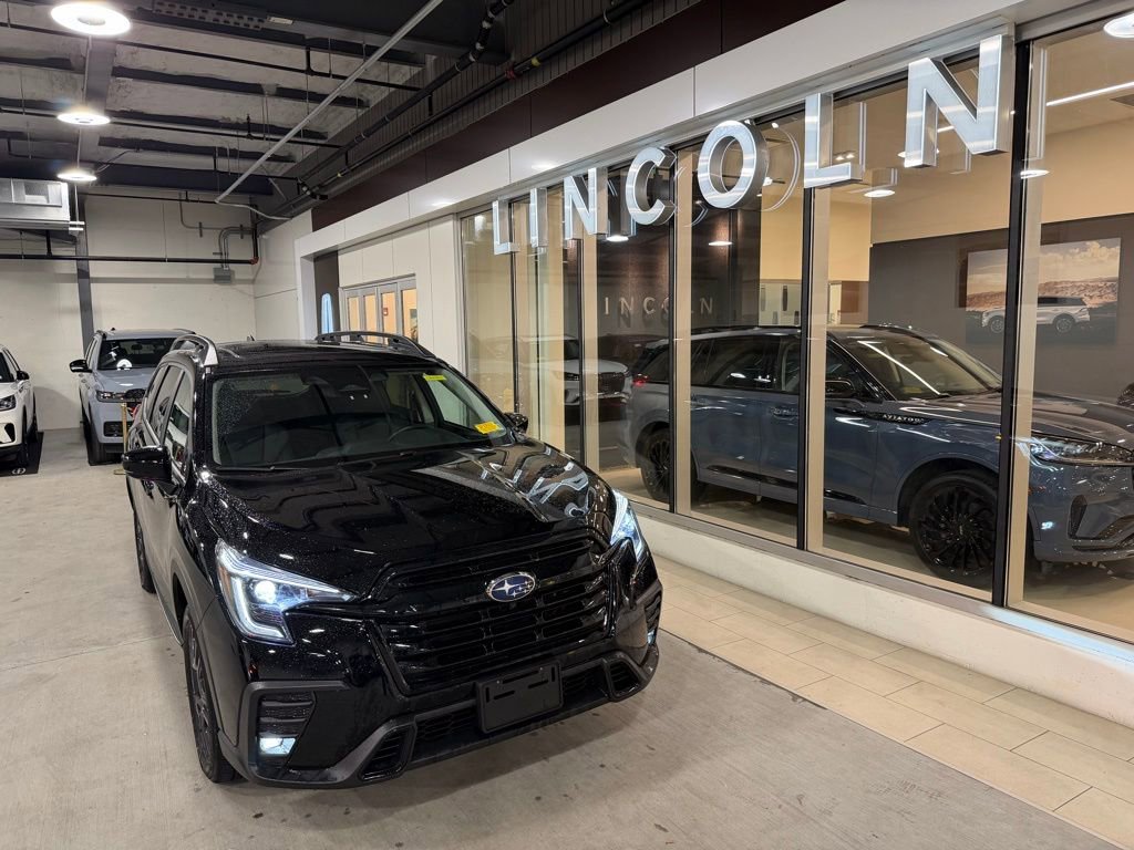 Used 2025 Subaru Ascent Bronze Edition AWD/4WD image 4