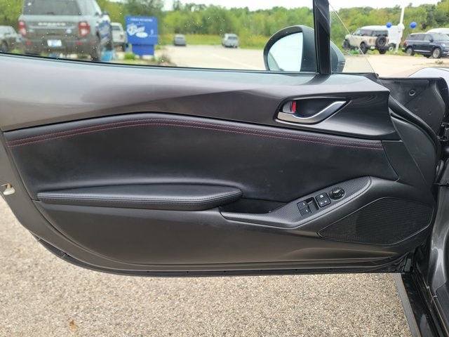 Used 2017 MAZDA MX-5 Miata RF Grand Touring RWD image 13