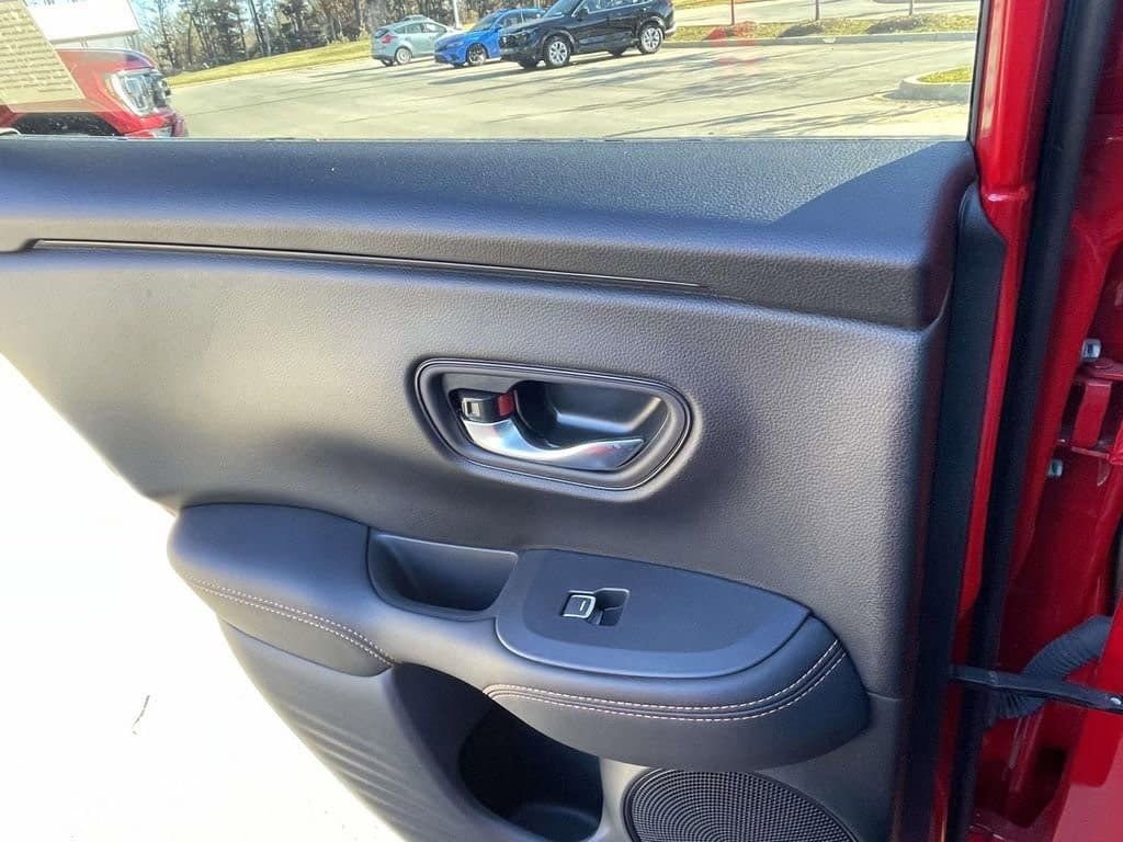 Used 2025 Honda HR-V Sport image 16