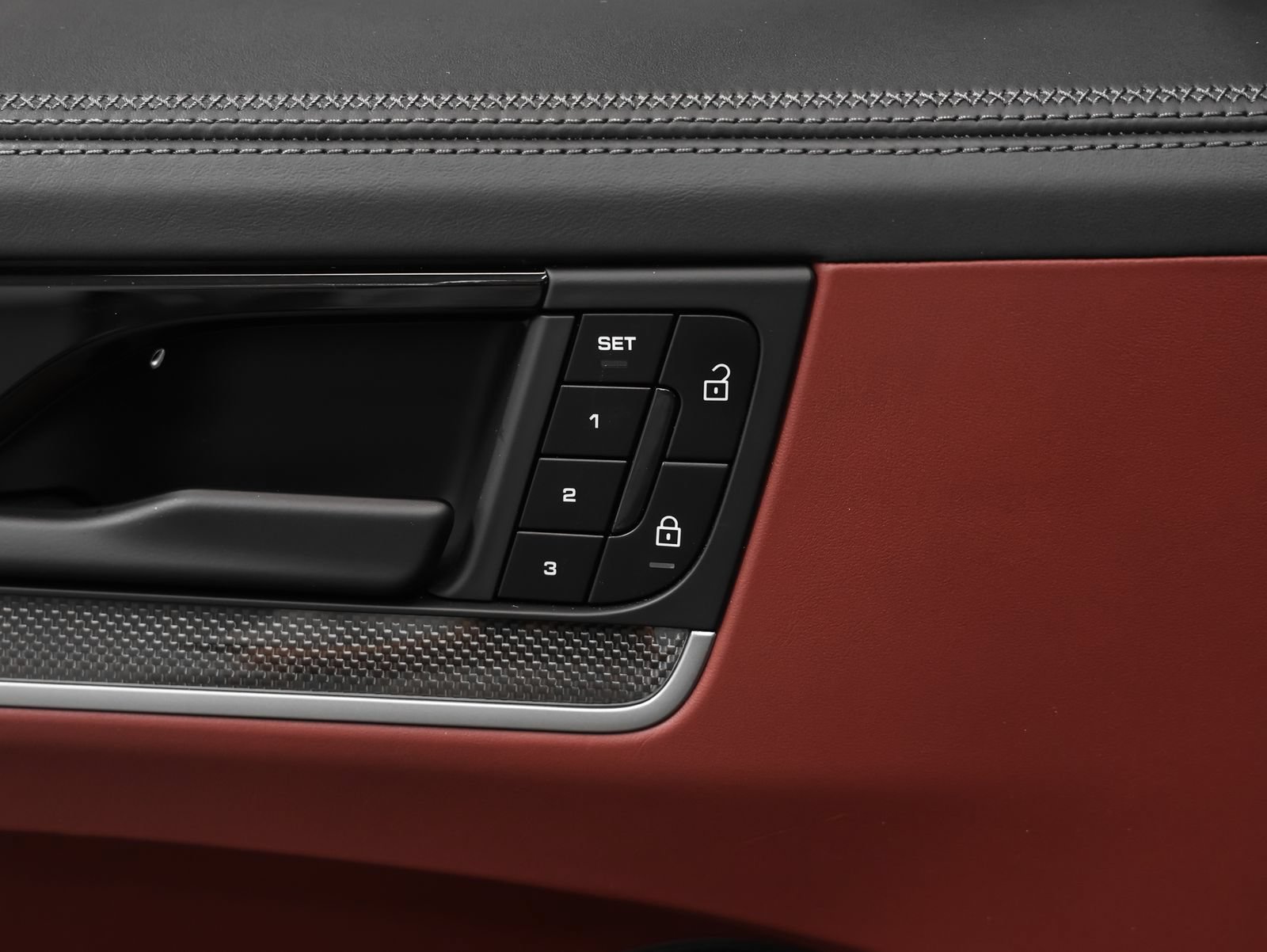 Certified 2024 Porsche Cayenne Turbo AWD/4WD image 40