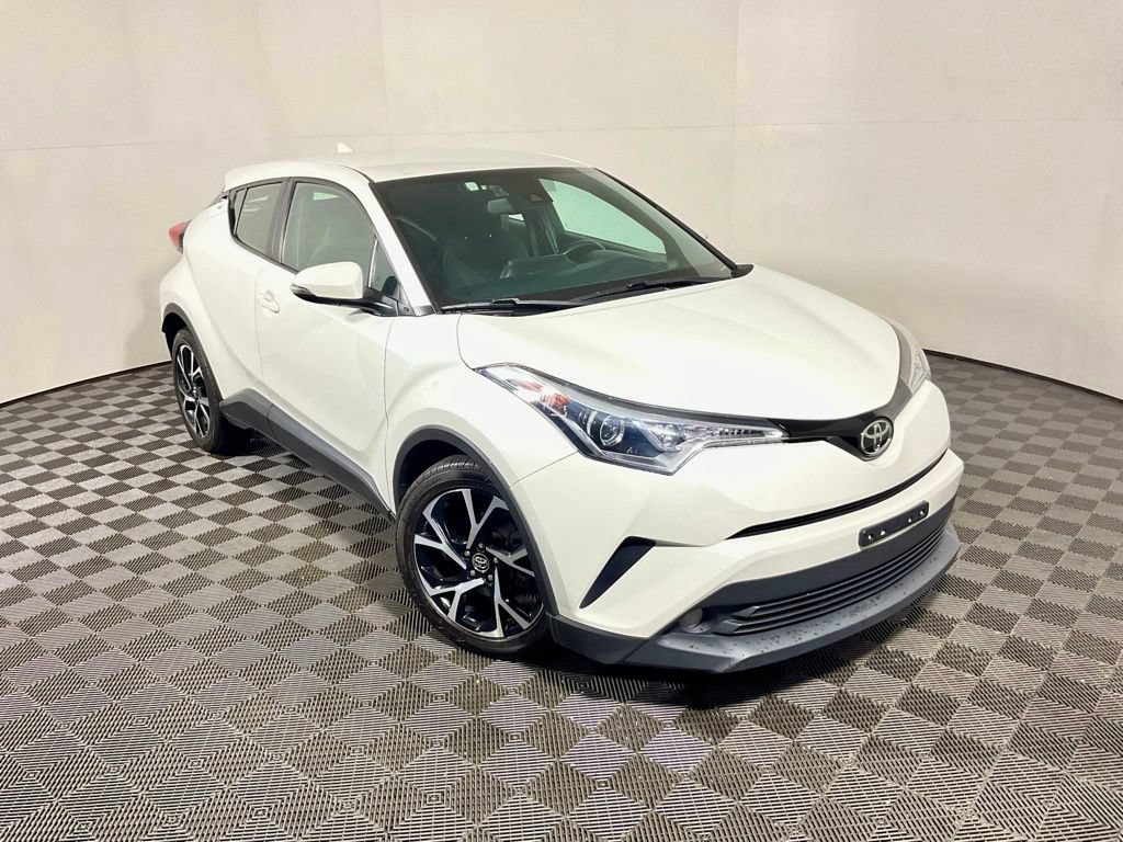 Used 2018 Toyota C-HR XLE FWD image 4