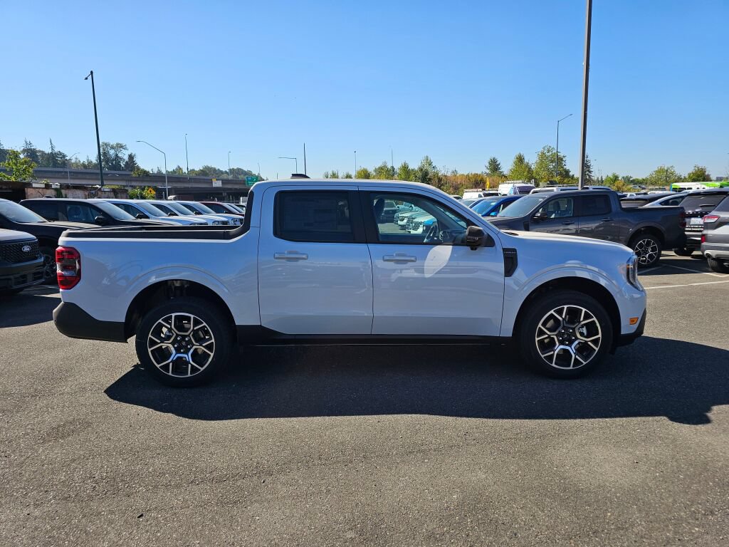 New 2026 Ford Maverick Lariat w/ 4K Tow Package AWD/4WD image 4