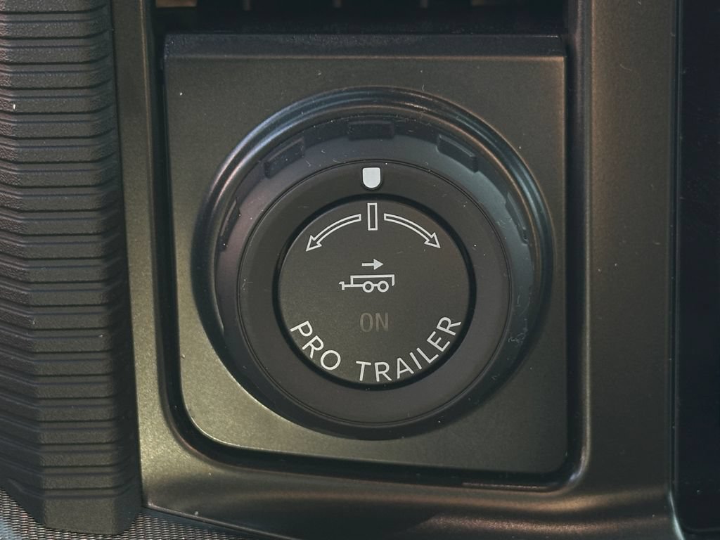 Certified 2025 Ford F150 Platinum w/ Equipment Group 702A High AWD/4WD image 31