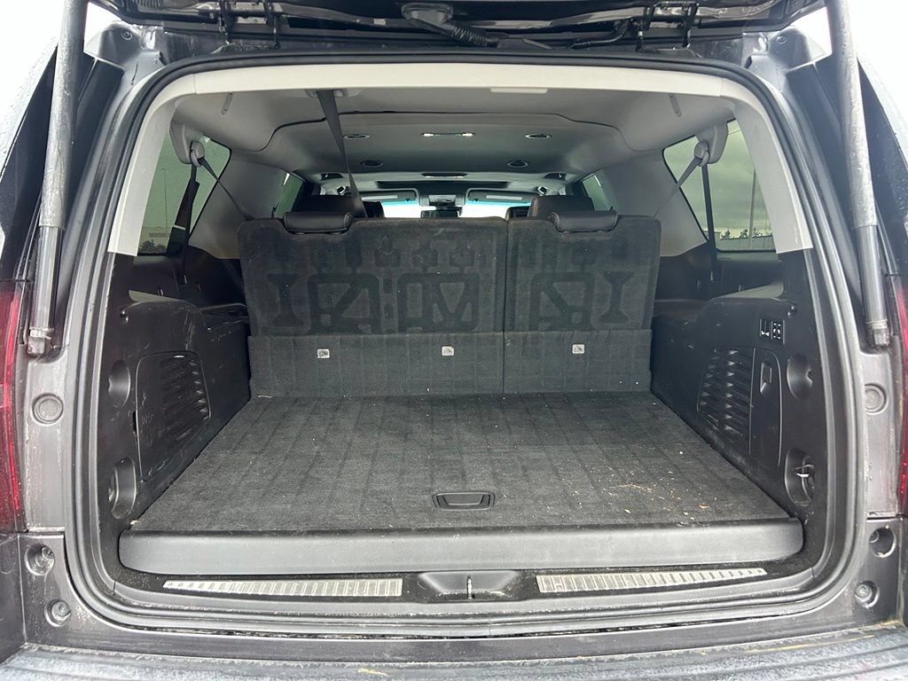 Used 2018 Chevrolet Suburban Premier w/ RST Edition AWD/4WD image 29