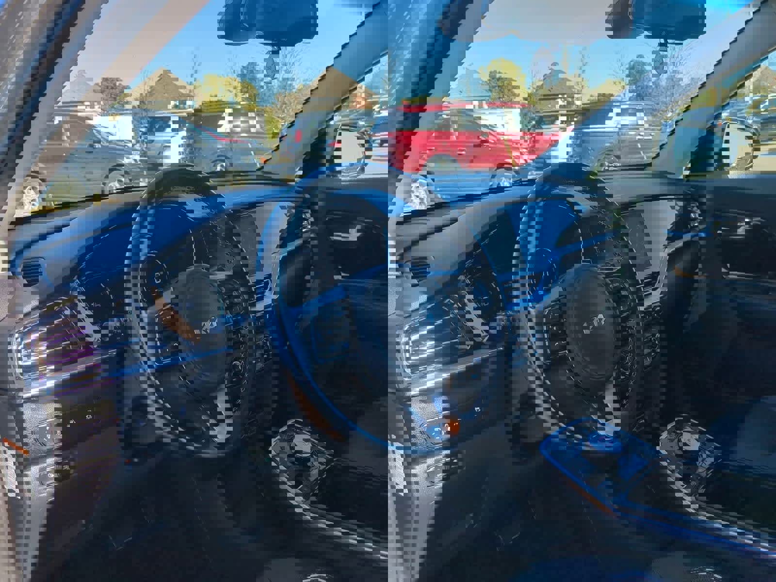 Certified 2022 Kia Niro EX image 2