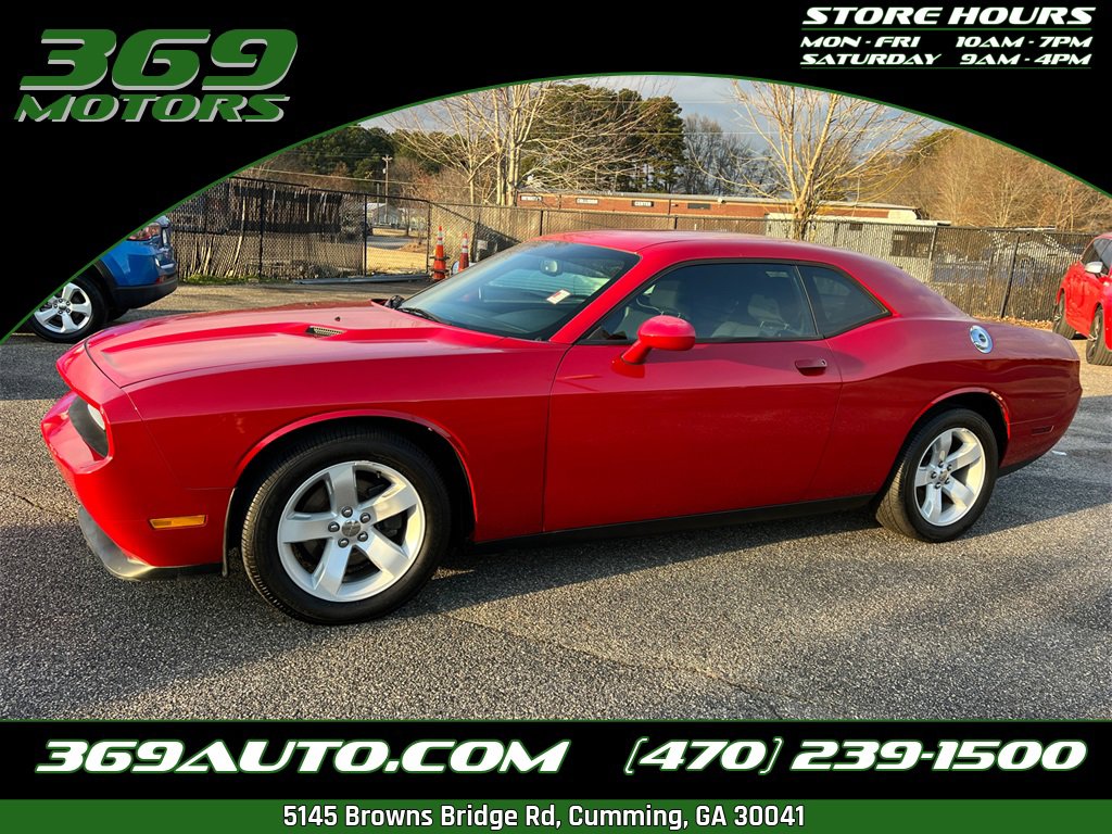 Used 2012 Dodge Challenger SXT image 1