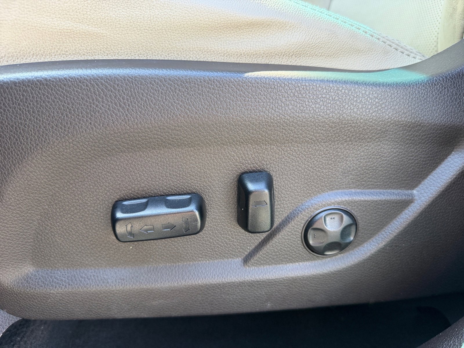 Used 2017 Hyundai Santa Fe Sport w/ 2.4L Tech Package 04 image 14