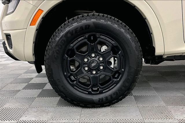 Used 2025 Ford Ranger Lariat w/ FX4 Off-Road Package image 9