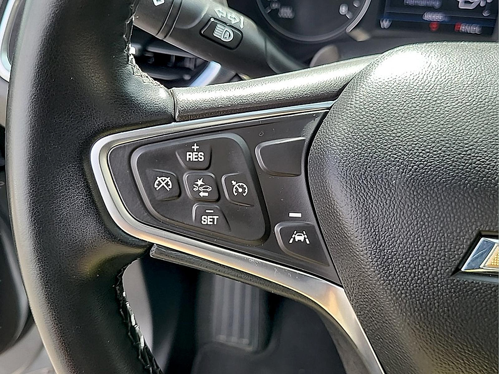 Used 2024 Chevrolet Equinox LT AWD/4WD image 17