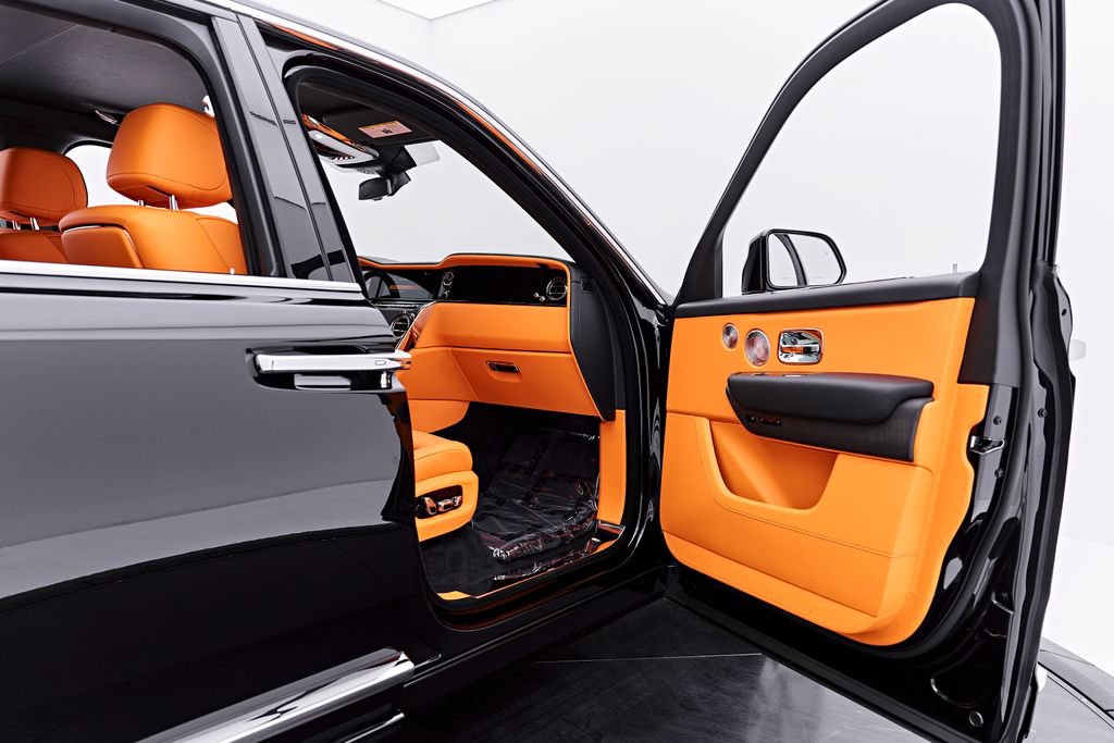 Used 2026 Rolls-Royce Cullinan AWD/4WD image 31