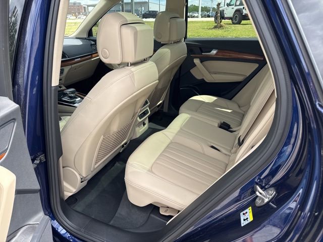 Used 2023 Audi Q5 2.0T Premium w/ Convenience Package image 10