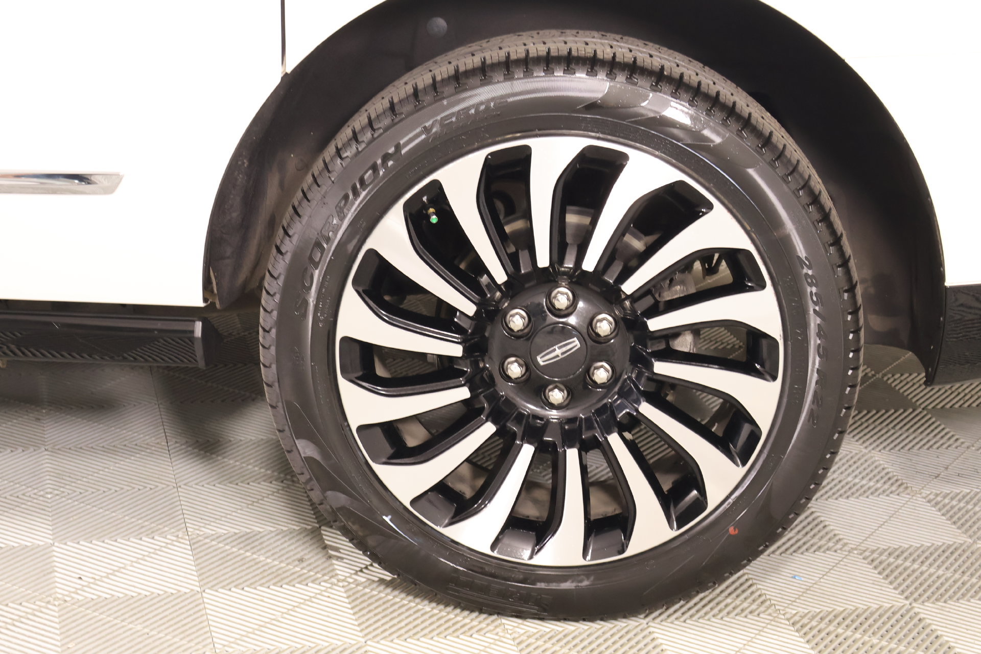 Used 2024 Lincoln Navigator L Black Label AWD/4WD image 21