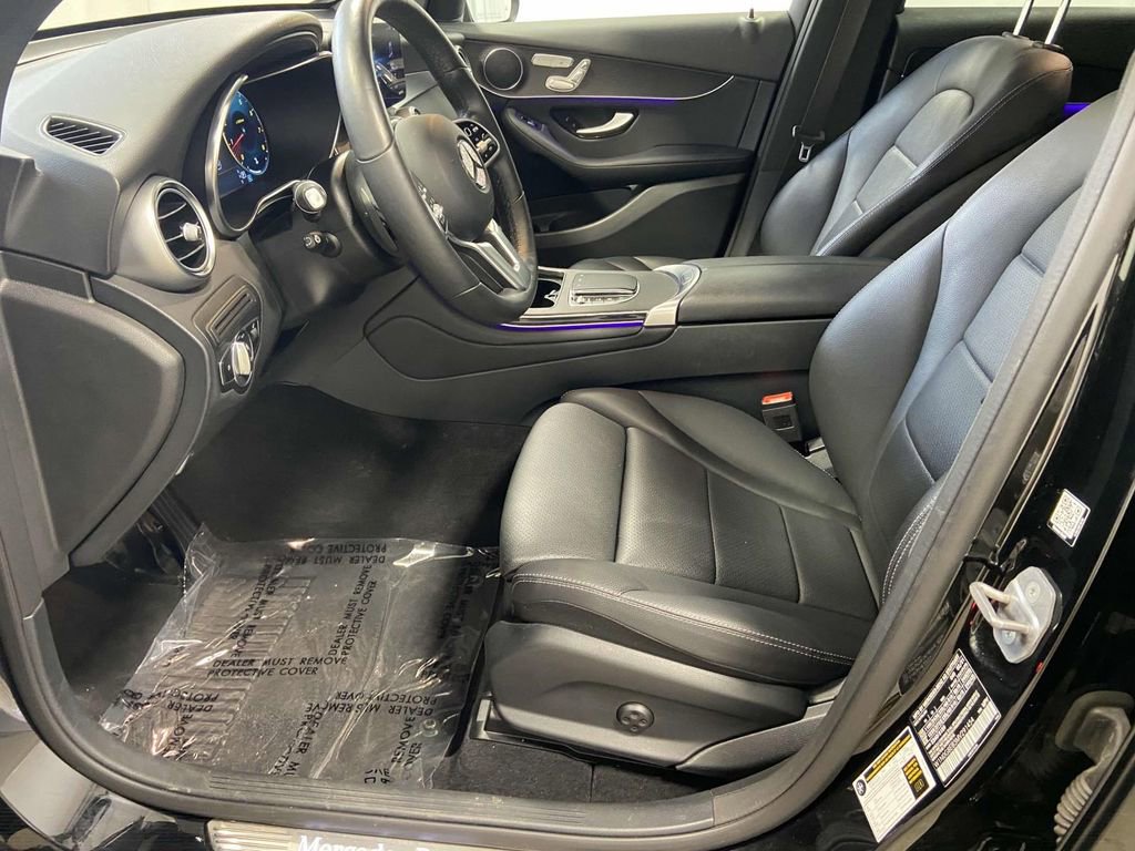 Used 2021 Mercedes-Benz GLC 300 4MATIC w/ Premium Package image 14