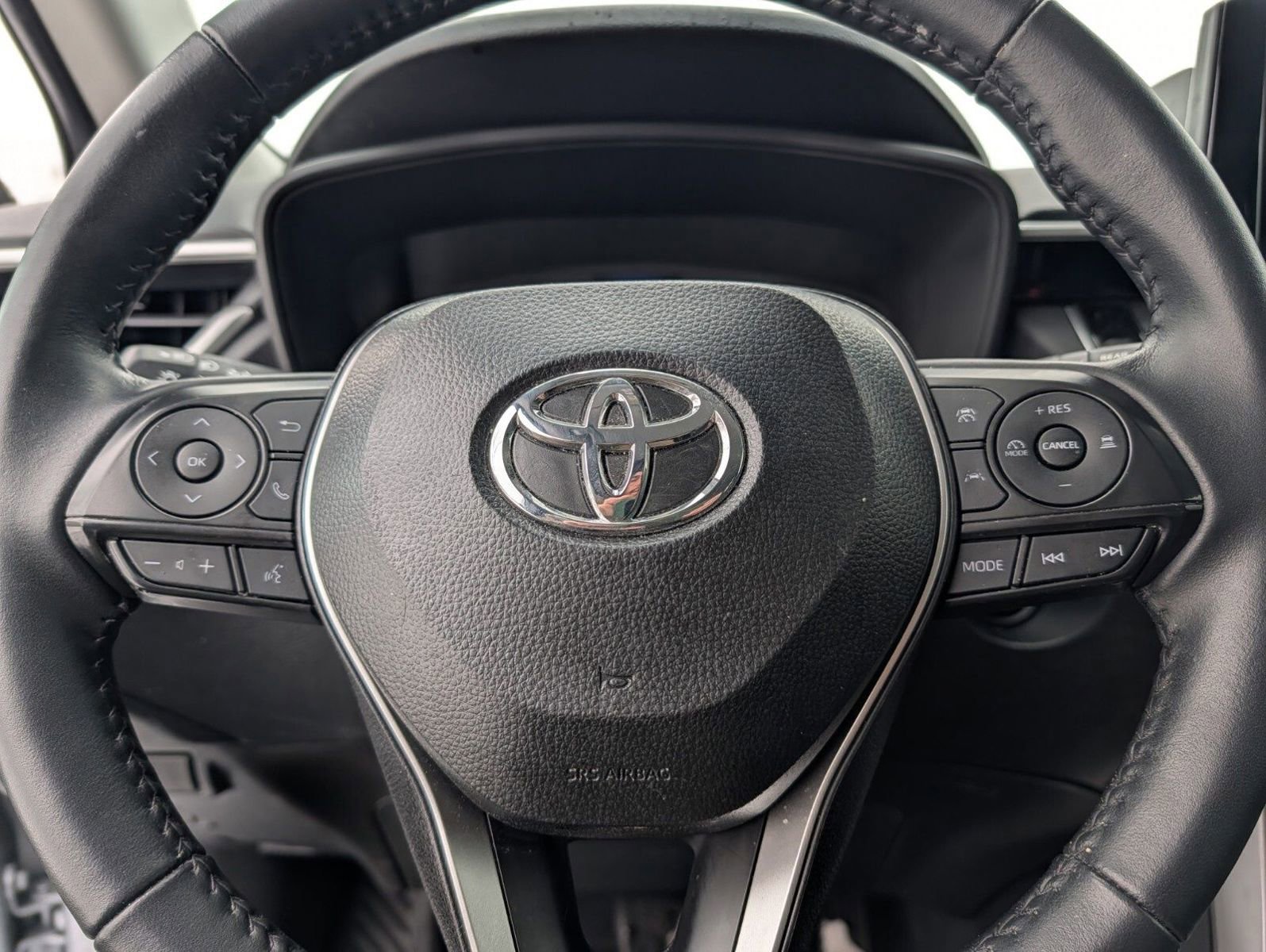 Used 2025 Toyota Corolla Cross LE image 24