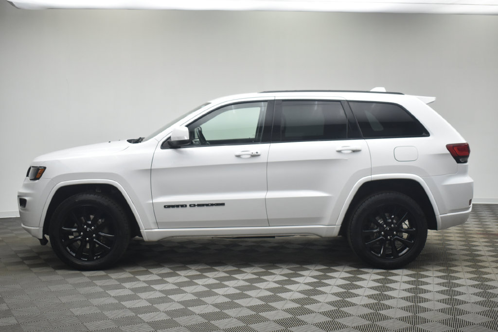 Used 2020 Jeep Grand Cherokee Altitude AWD/4WD image 8