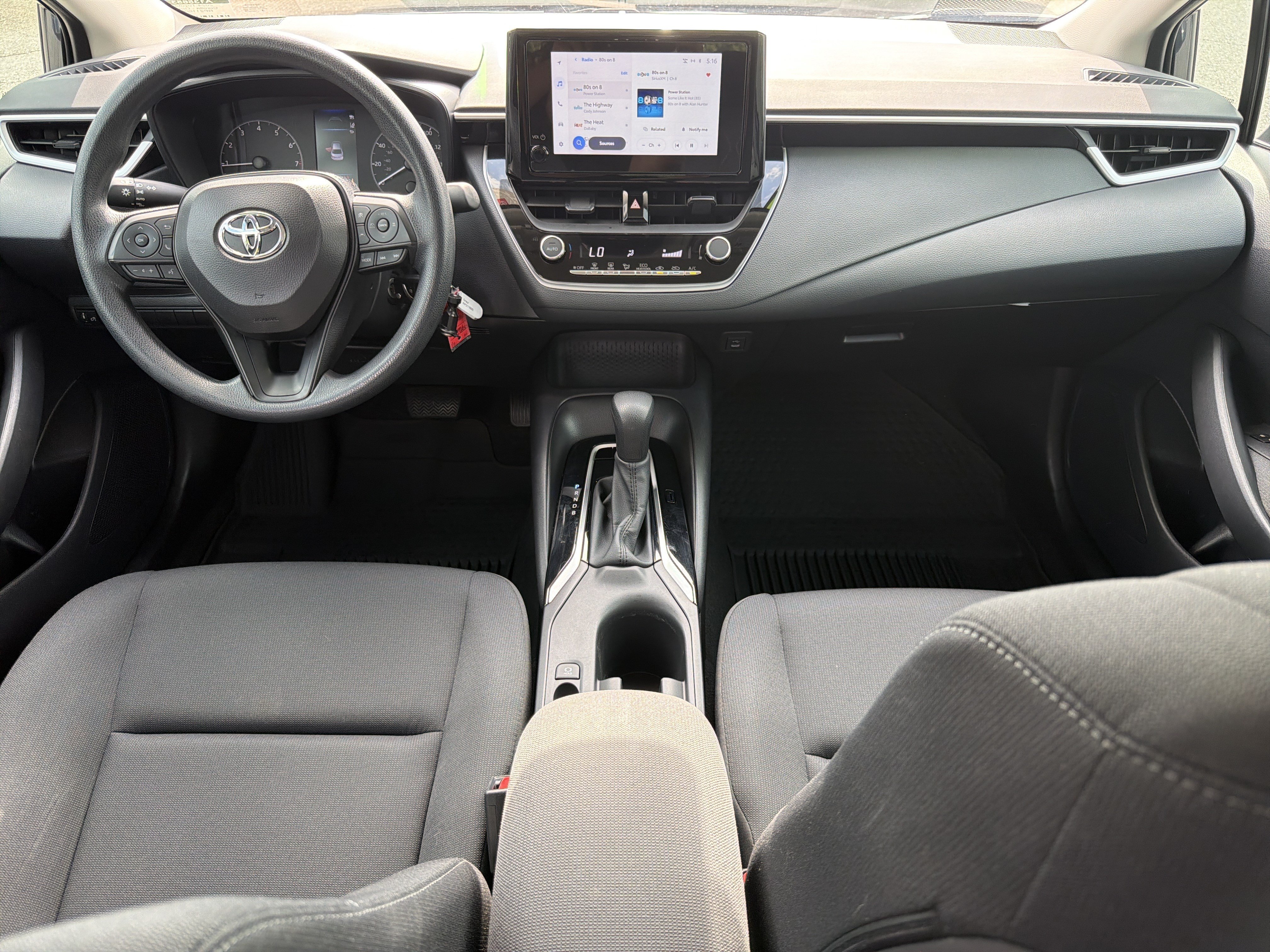Used 2024 Toyota Corolla LE FWD image 4
