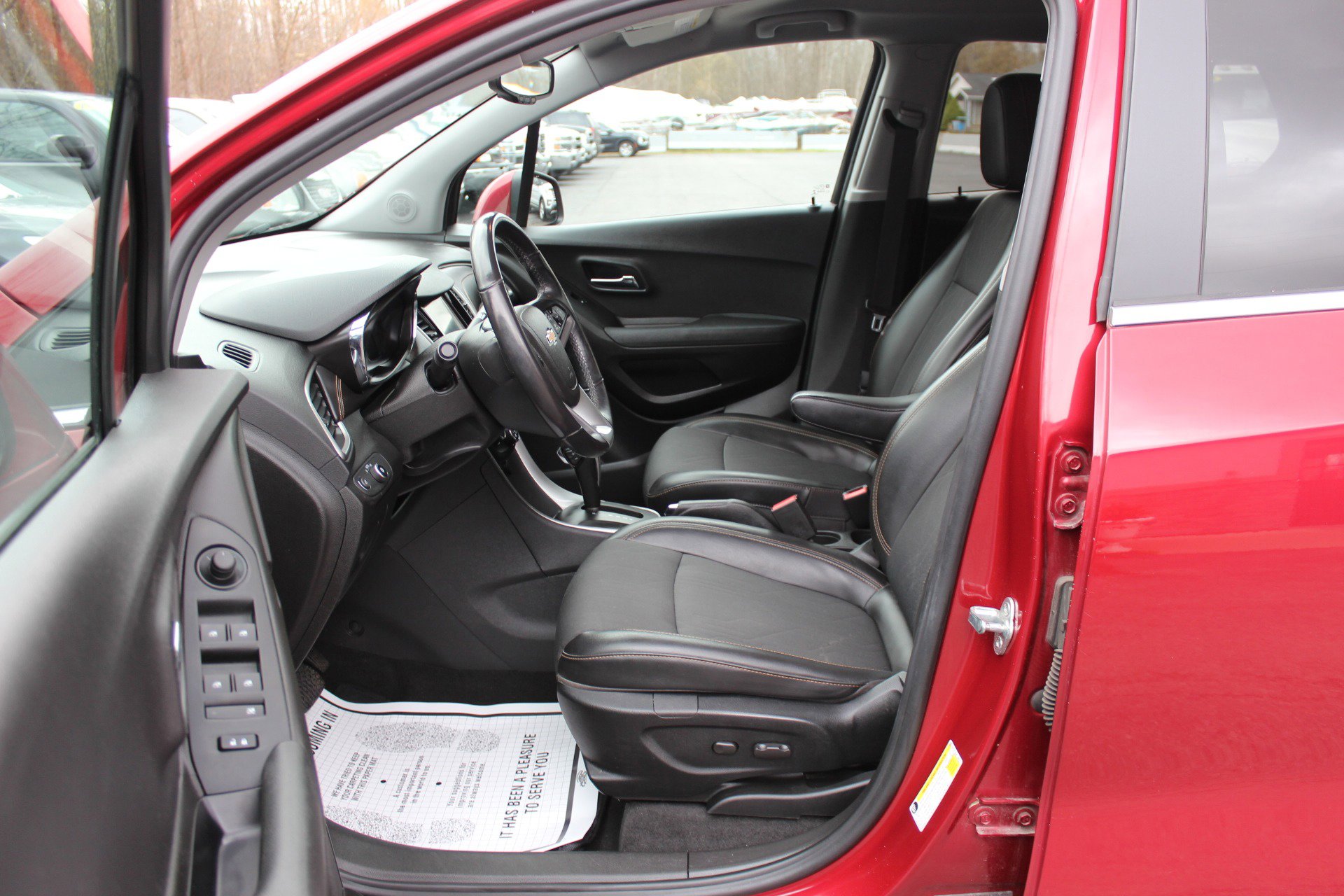 Used 2019 Chevrolet Trax LT w/ LT Convenience Package image 16