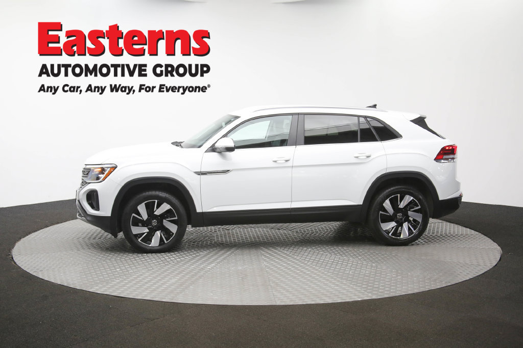 Used 2025 Volkswagen Atlas Cross Sport SE FWD image 60