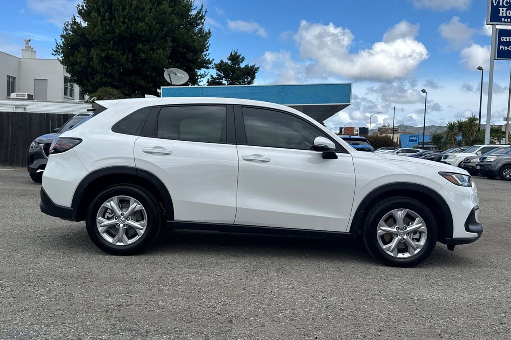 Certified 2025 Honda HR-V LX image 3