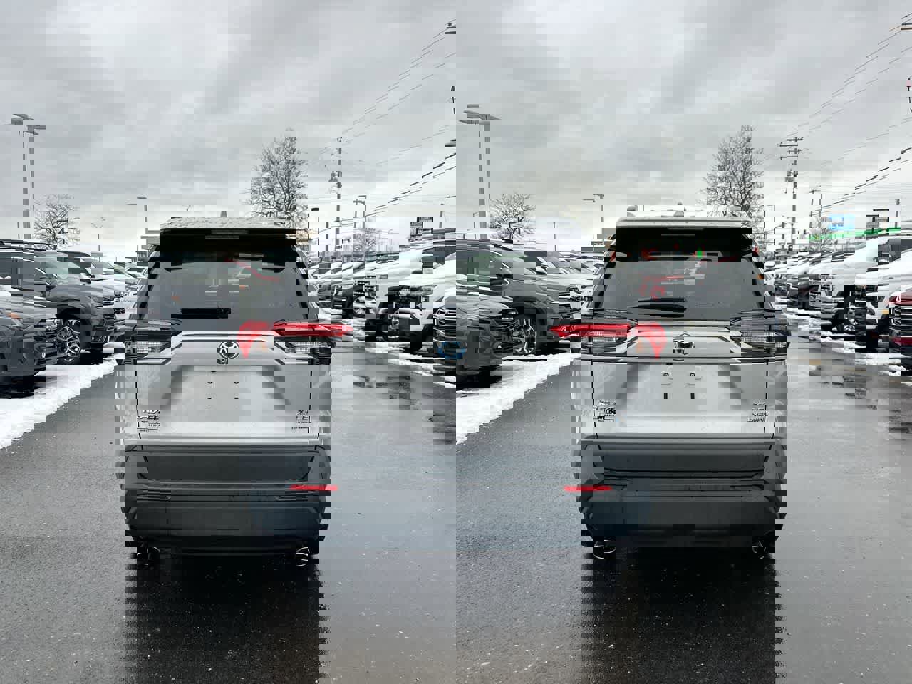 Used 2022 Toyota RAV4 XLE Premium image 12