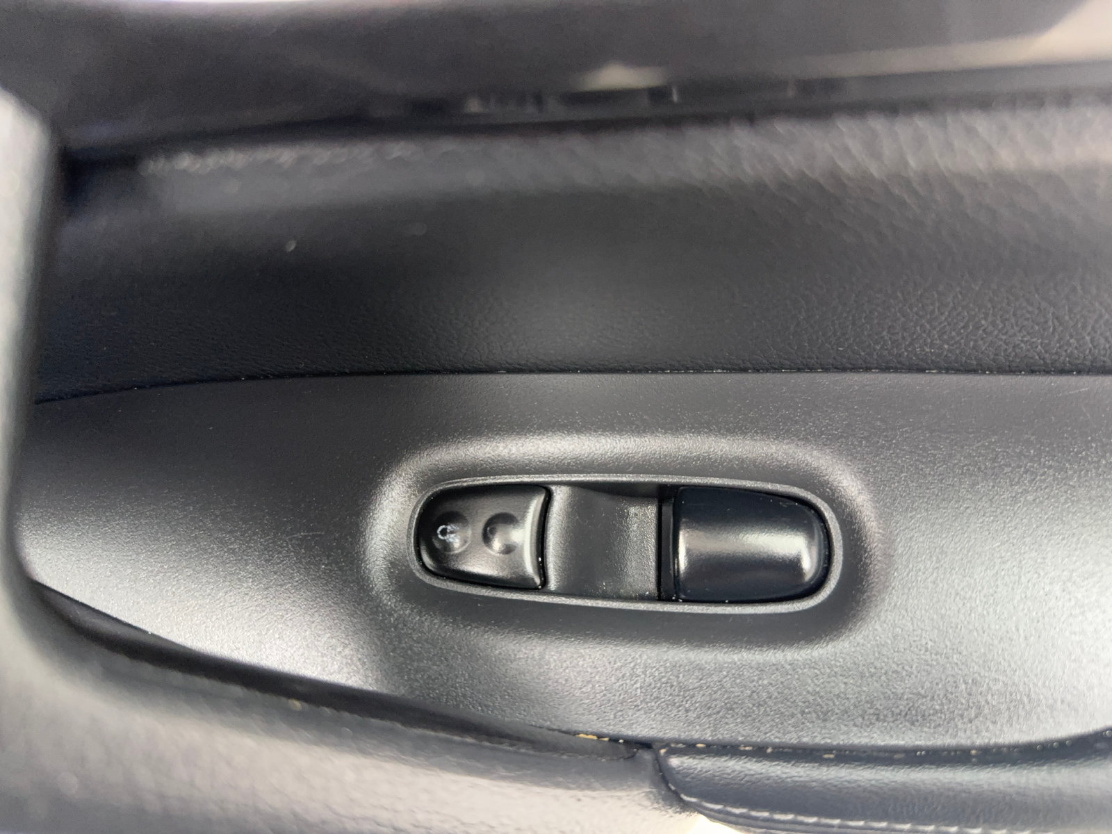 Used 2019 Nissan Rogue SV FWD image 32