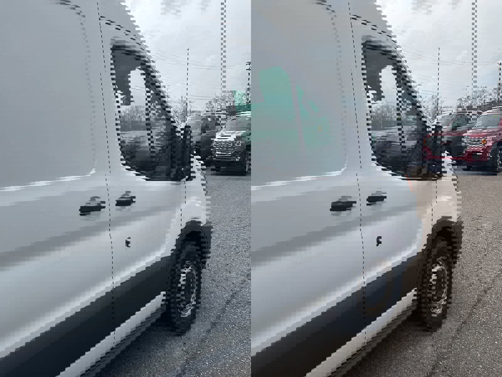 Used 2017 Ford Transit 150 130 Medium Roof image 7