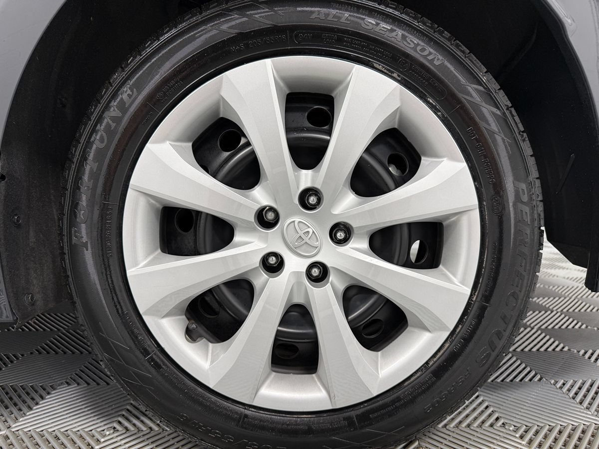Used 2025 Toyota Corolla LE FWD image 24