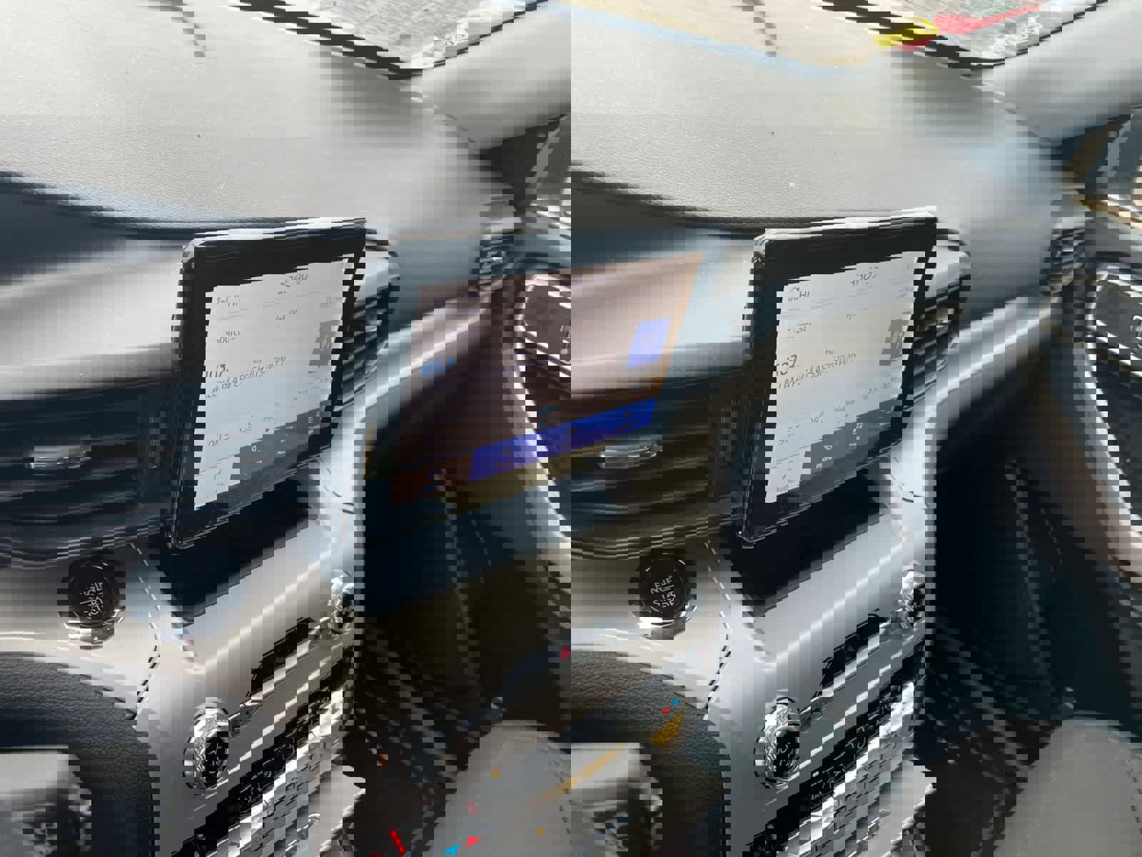 Certified 2022 Ford Explorer XLT w/ Class IV Trailer Tow Package image 15