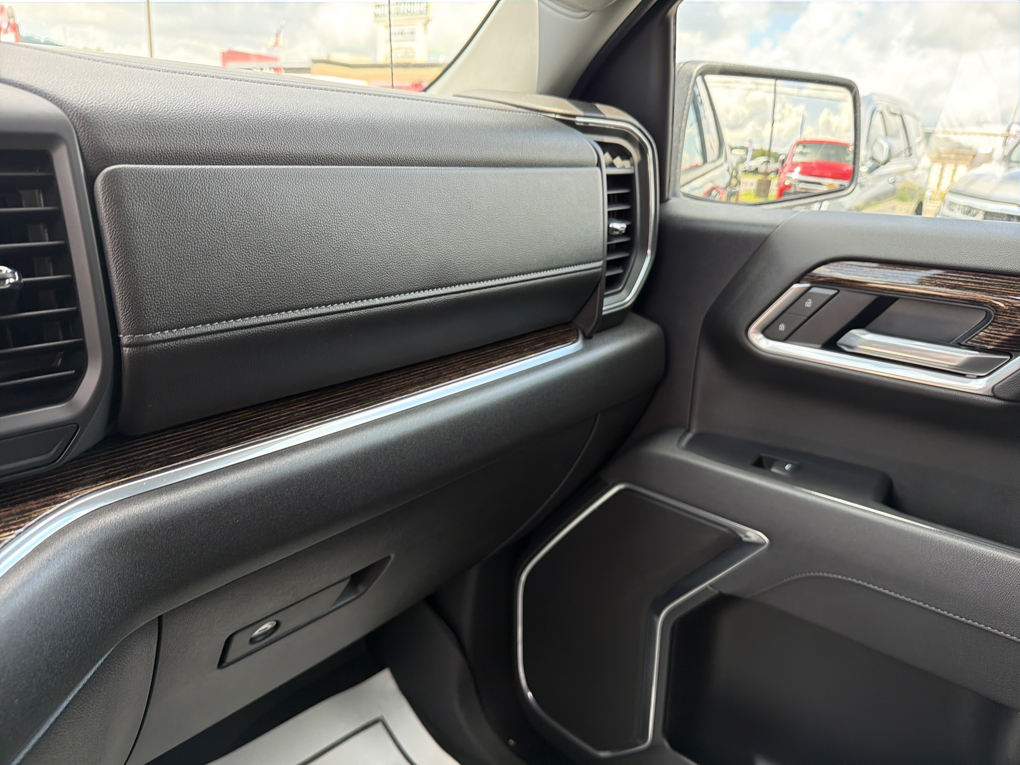 Certified 2025 GMC Sierra 1500 Elevation AWD/4WD image 24