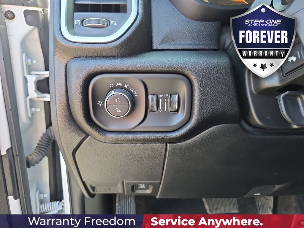Used 2025 RAM 2500 Laramie AWD/4WD image 21