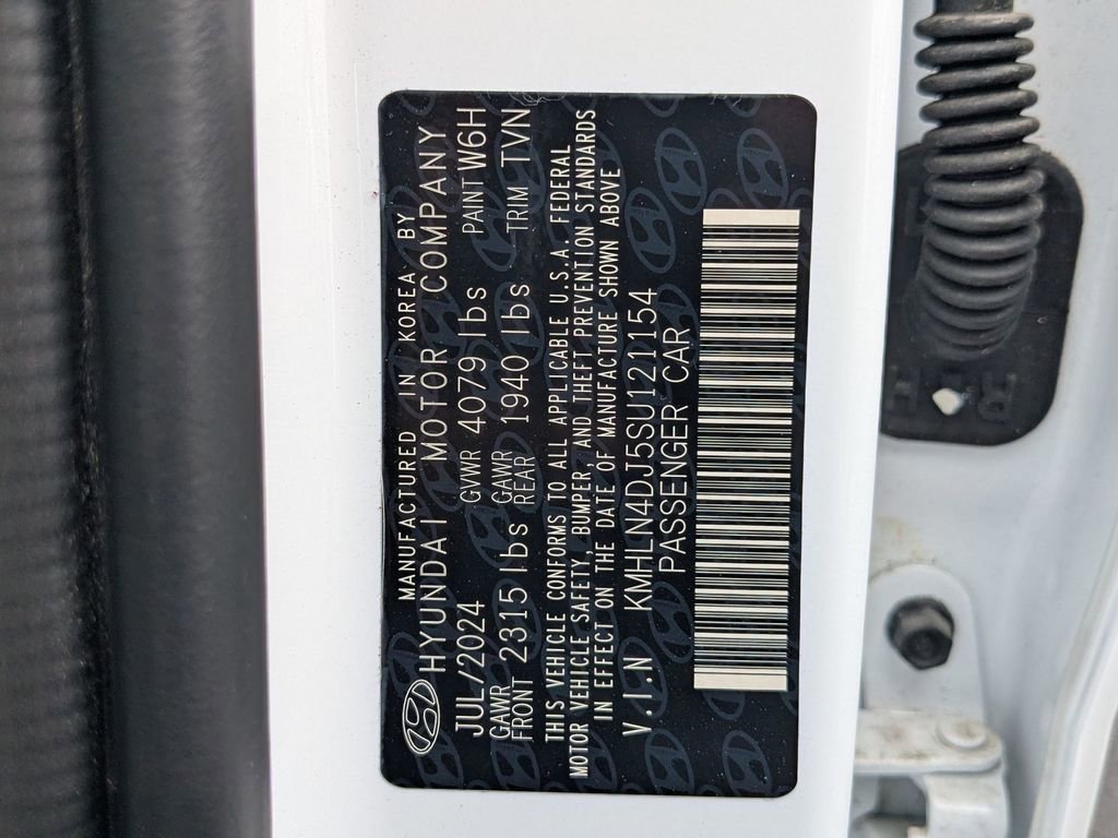 Certified 2025 Hyundai Elantra Limited image 23