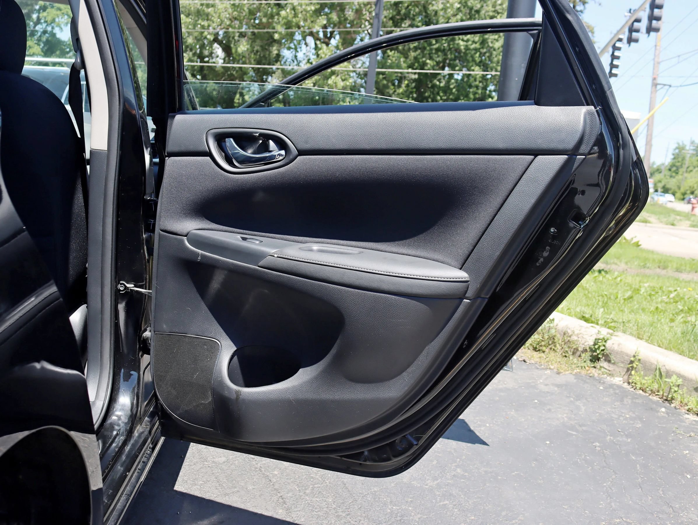 Used 2016 Nissan Sentra S FWD image 30