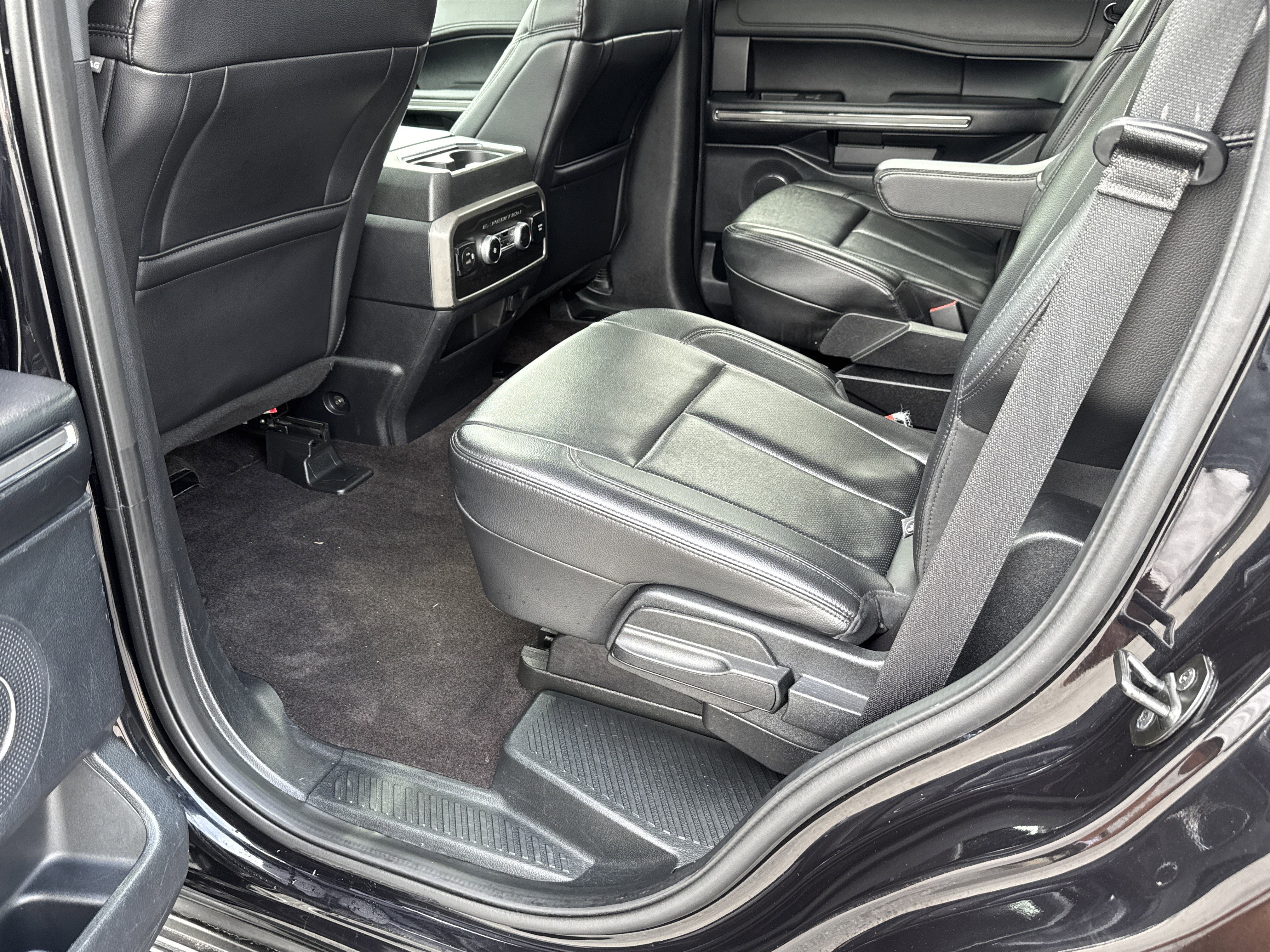 Used 2021 Ford Expedition XLT image 26