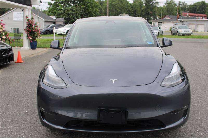 Used 2023 Tesla Model Y Long Range AWD/4WD image 2