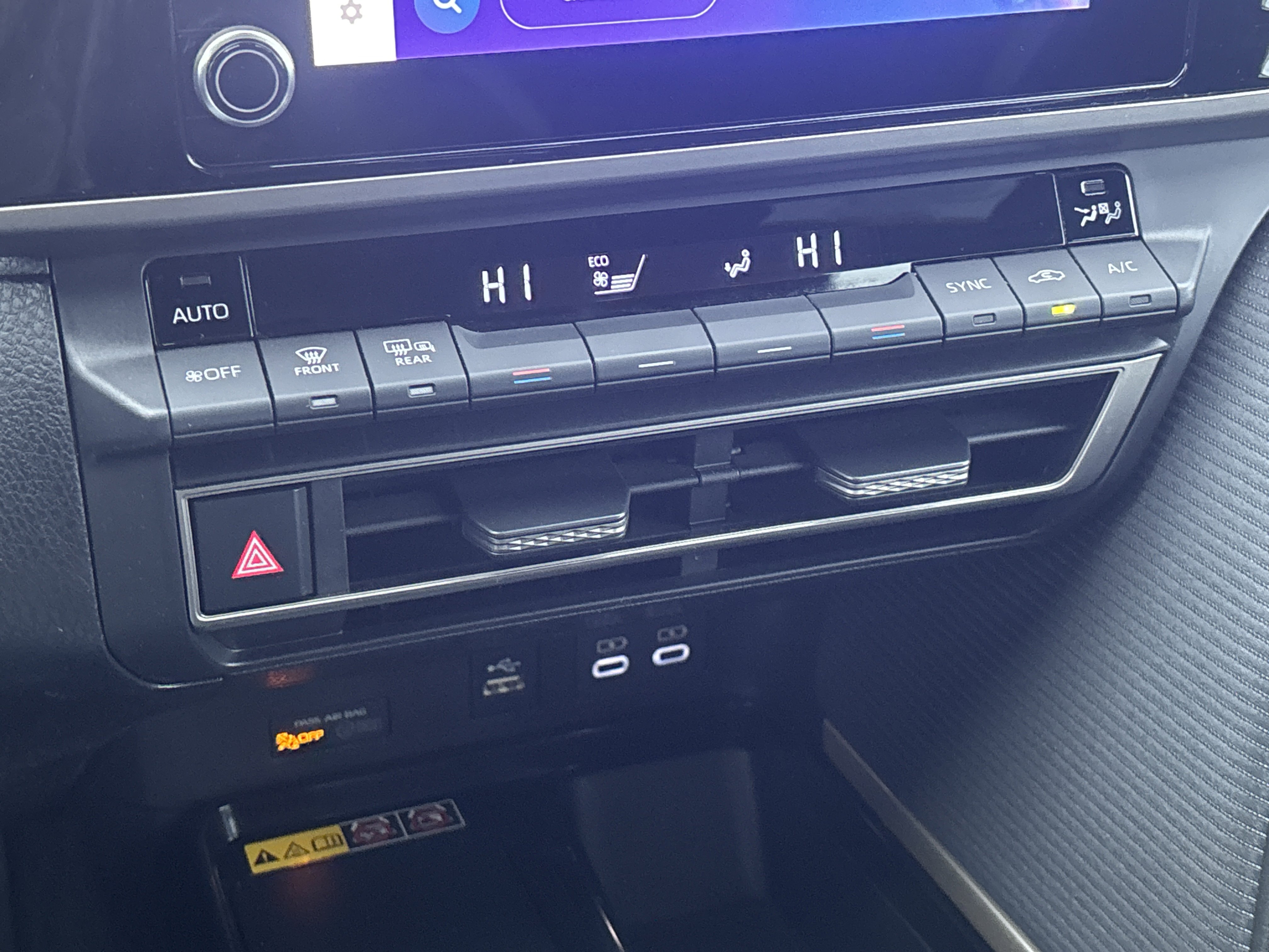 Used 2025 Toyota Camry SE image 19