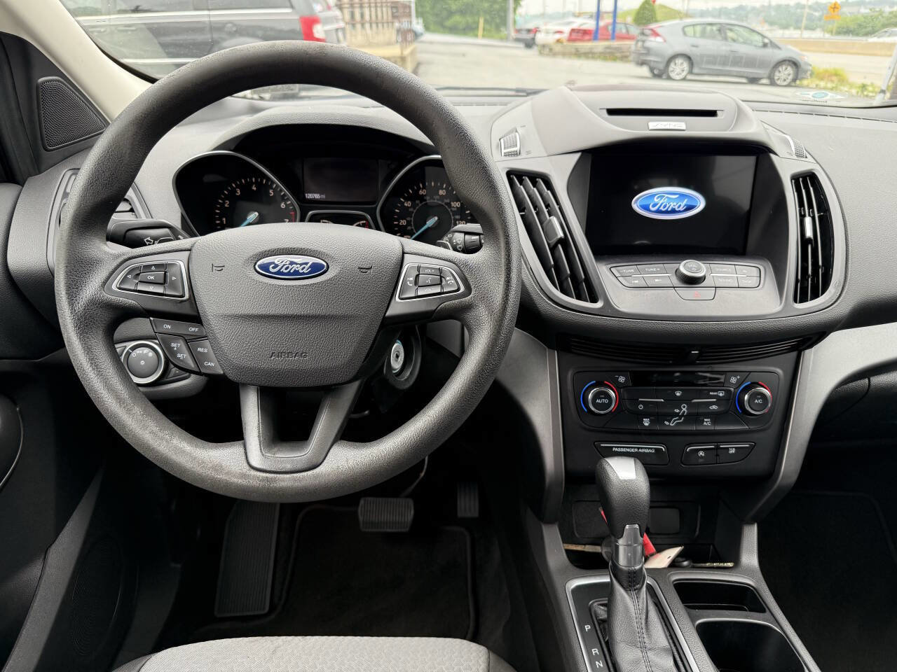 Used 2017 Ford Escape SE w/ Equipment Group 201A image 16