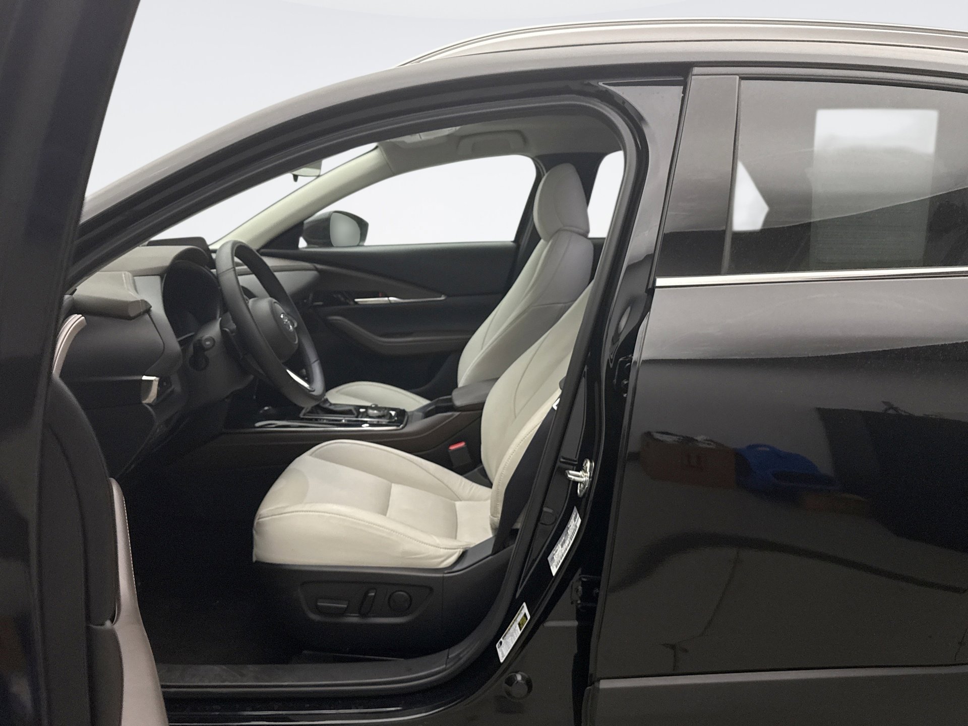 Used 2025 MAZDA CX-30 AWD 2.5 S w/ Premium Package image 8