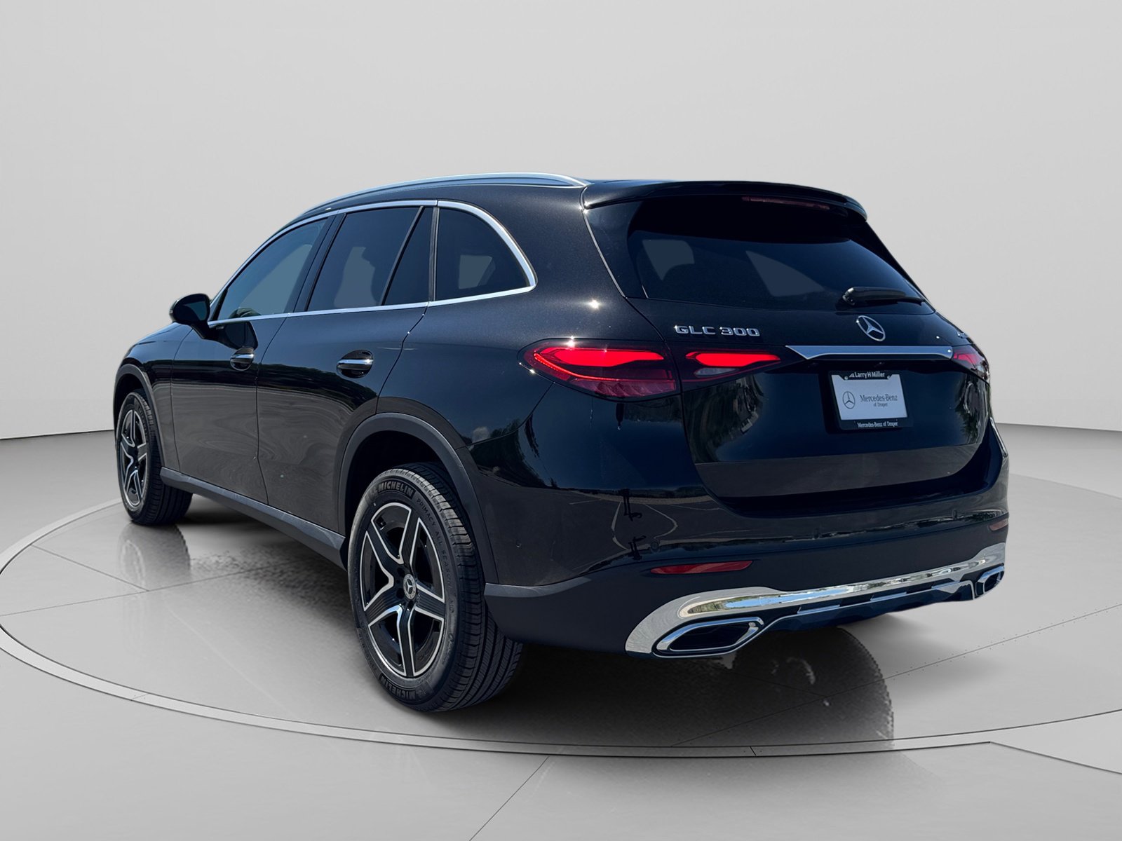 New 2026 Mercedes-Benz GLC 300 4MATIC image 3
